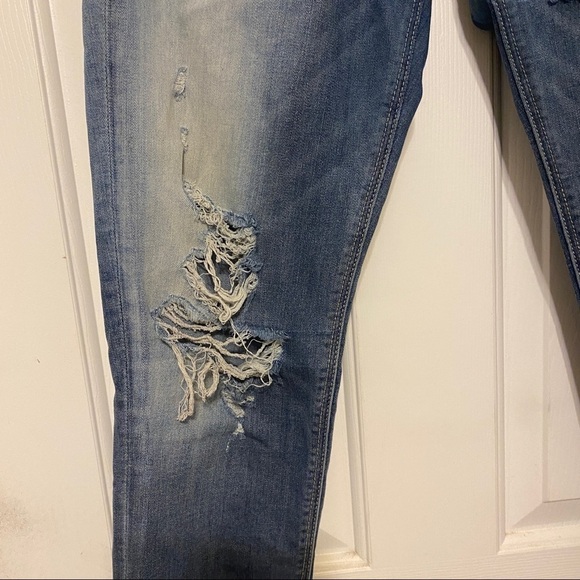 AE American Eagle outfitters butterfly destroyed Tomboy jeans size 6 regular - Picture 9 of 12